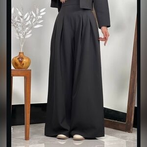 Elegant Black Wide-Leg Pants